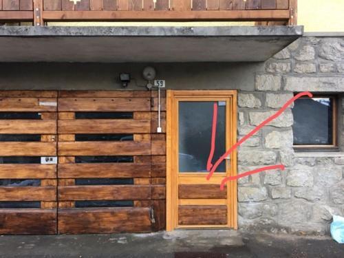 Chambre Independante Avec Salle De Bain Independante Au Rdc D Un Chalet A 25 Kms Chamonix サン・ジェルヴェ・レ・バン エクステリア 写真