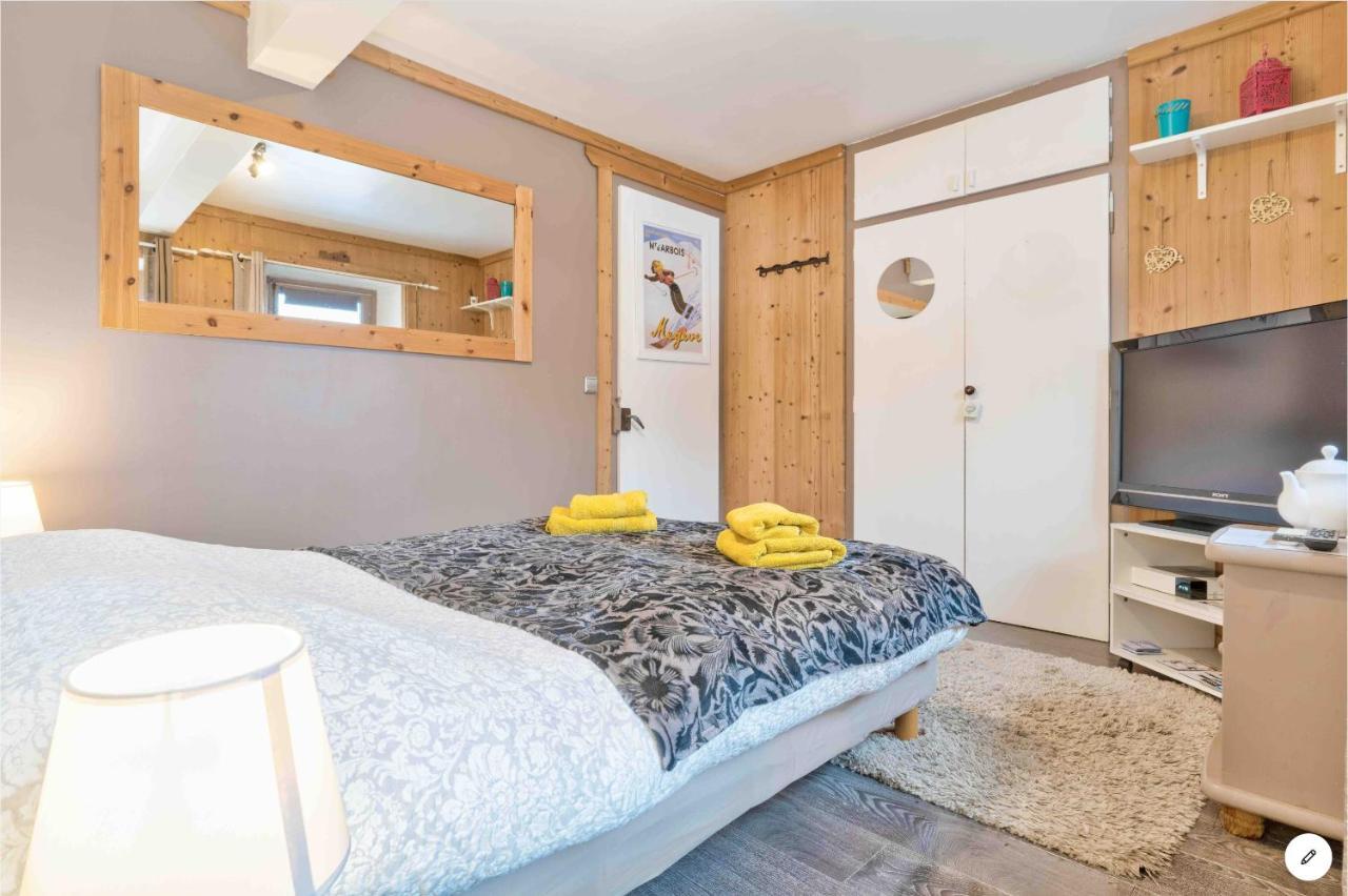 Chambre Independante Avec Salle De Bain Independante Au Rdc D Un Chalet A 25 Kms Chamonix サン・ジェルヴェ・レ・バン エクステリア 写真